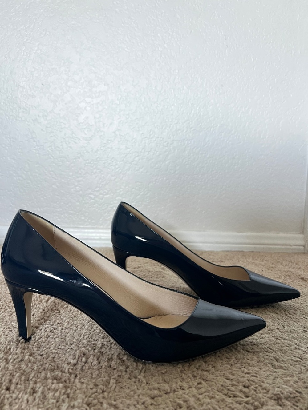 Giorgio Armani Dark Navy Patent Leather Pointed Toe Heels EU 38 Made in Italy